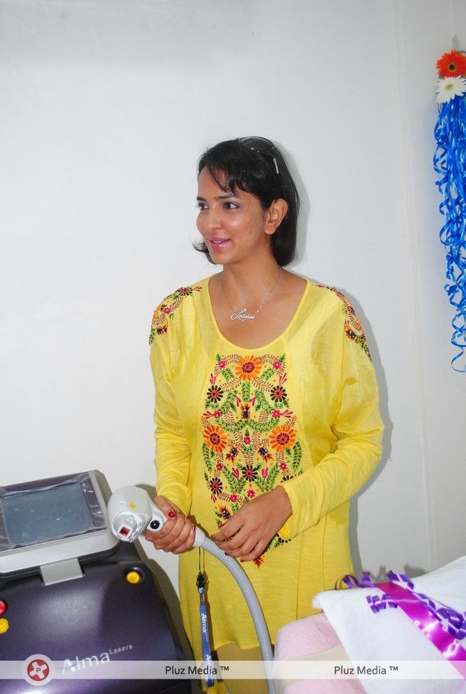Lakshmi Prasanna Manchu at Livlife Hospitals - Pictures | Picture 120527